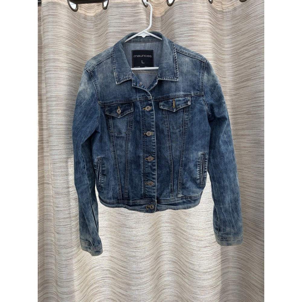 maurices denim jacket in a medium-wash blue Large